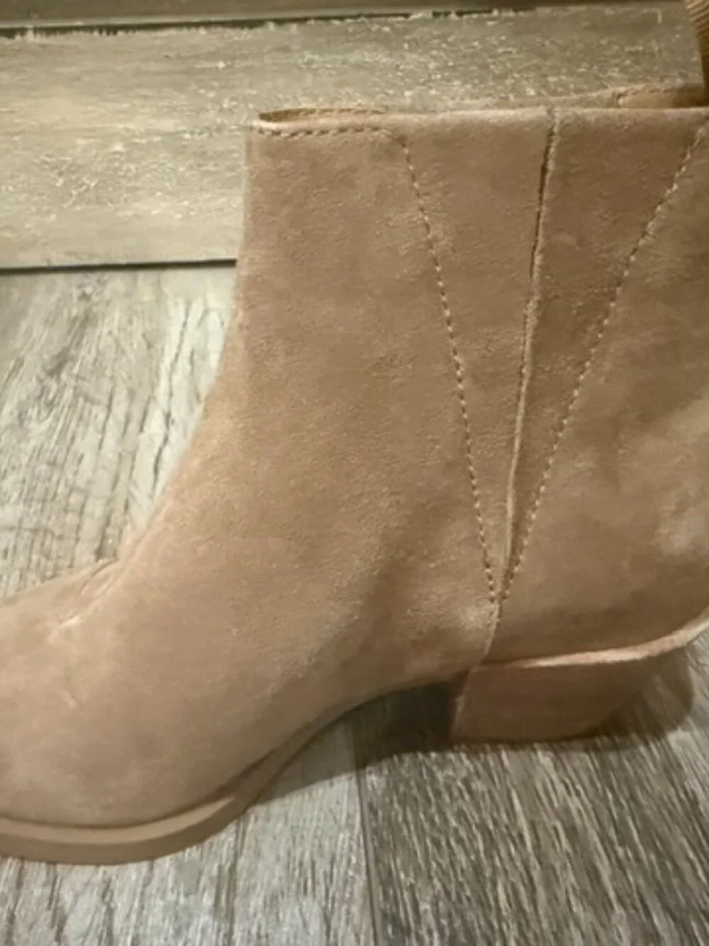 Unworn Rag & Bone Dart Suede Pull-On Ankle Booties Size 6 - Picture 2 of 8